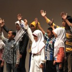 Anak-anak jalanan dalam Jakarta Philharmonic membawakan sebuah pentas bertajuk "Musik yang Membebaskan" di Goethe Haus, Jakarta. GeoTIMES/ Andrey Gromico
