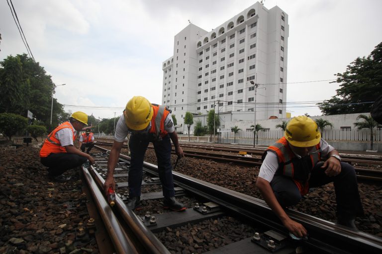 Reaktivasi Jalur Kereta Api Nonaktif: Sebuah Keniscayaan