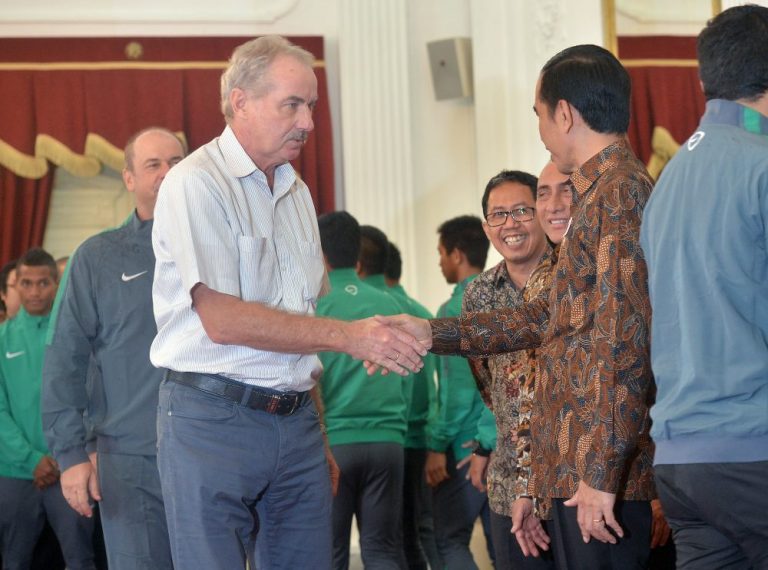 Jangan Mau Dibohongi Pakai Sepakbola