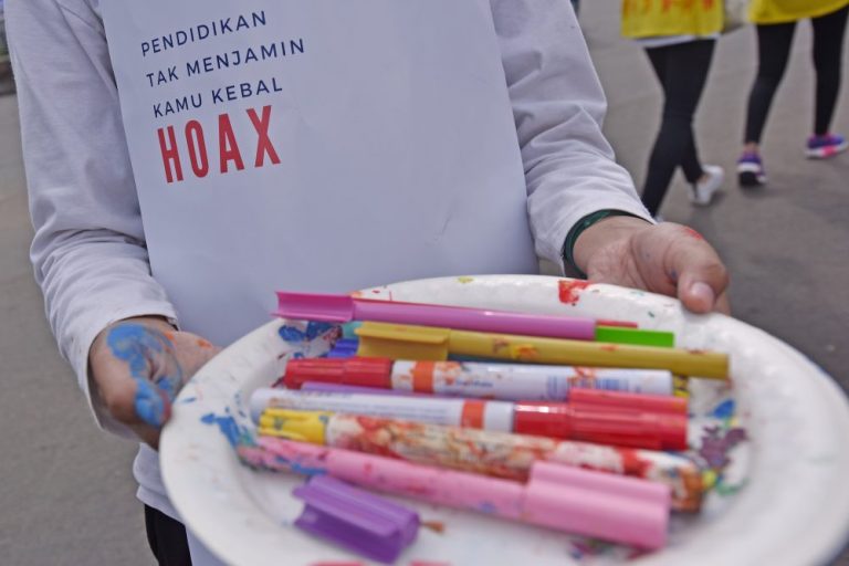 Hoax Tak Perlu Dilawan?