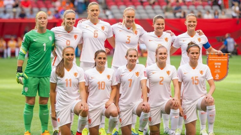 Perempuan dan Sepakbola