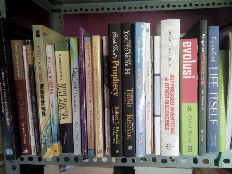 Kertas Mengikis Komunikasi Lisan