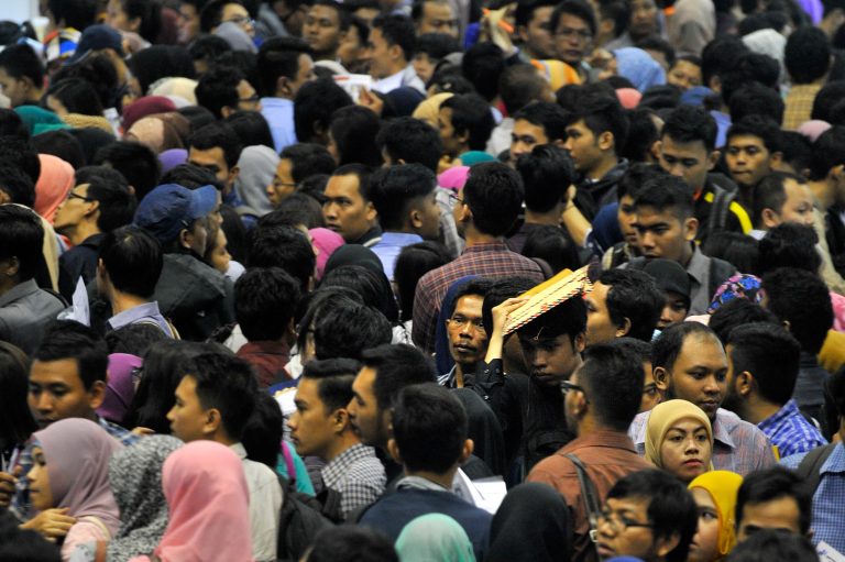 Bencana Bonus Demografi, Gagalnya Omnibus Law Soal Peluang Kerja