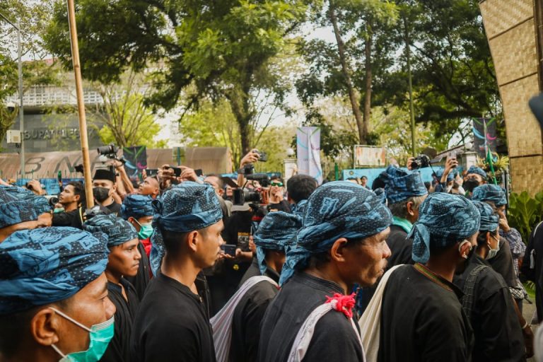 Pertemuan Prinsip Suku, ILO, dan Dua Penulis Jepang