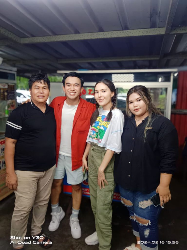 Pengaruh Media Sosial Terhadap Penjualan UMKM  Baso Tahu Jun