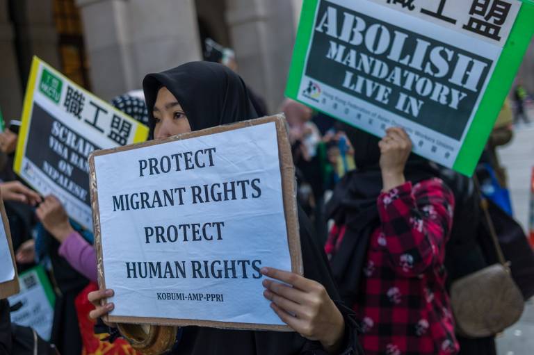 Romantisme Beban Ganda Pekerja Migran