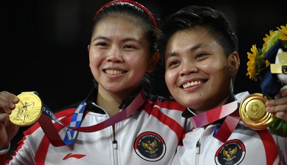 Greysia Polii dan Apriyani Rahayu memenangkan medali emas dalam pertandingan Badminton Women’s Single di Tokyo tahun 2020