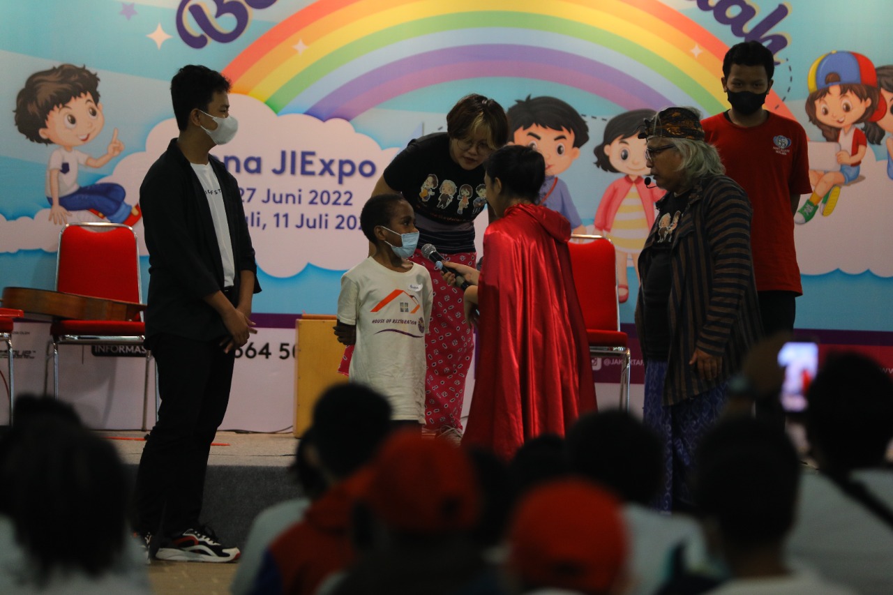 Momen keceriaan anak-anak panti asuhan di Jakarta Fair 2