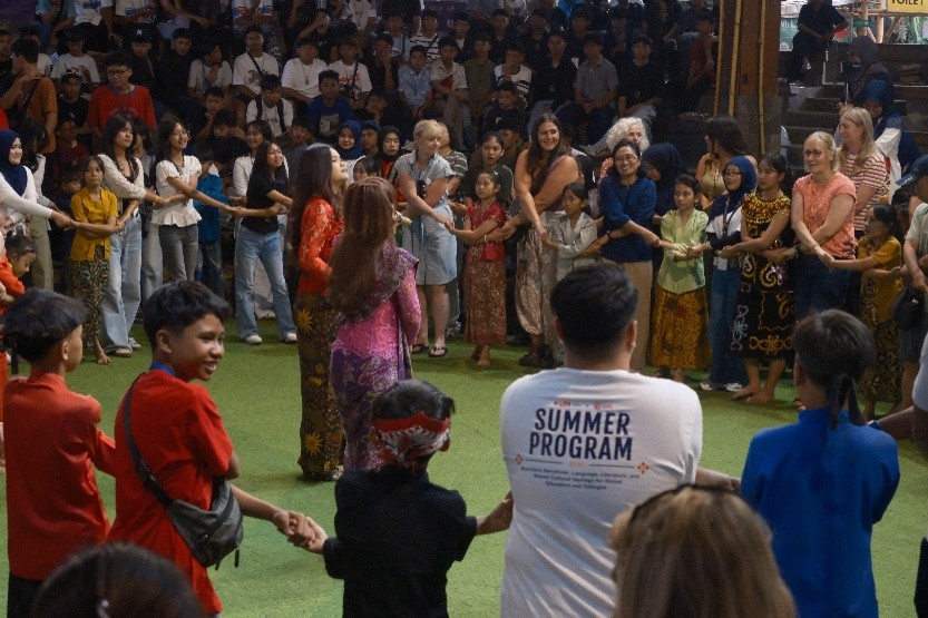 Gambar 2. Dokumentasi Pribadi | Pertunjukan Budaya di Saung Angklung Udjo